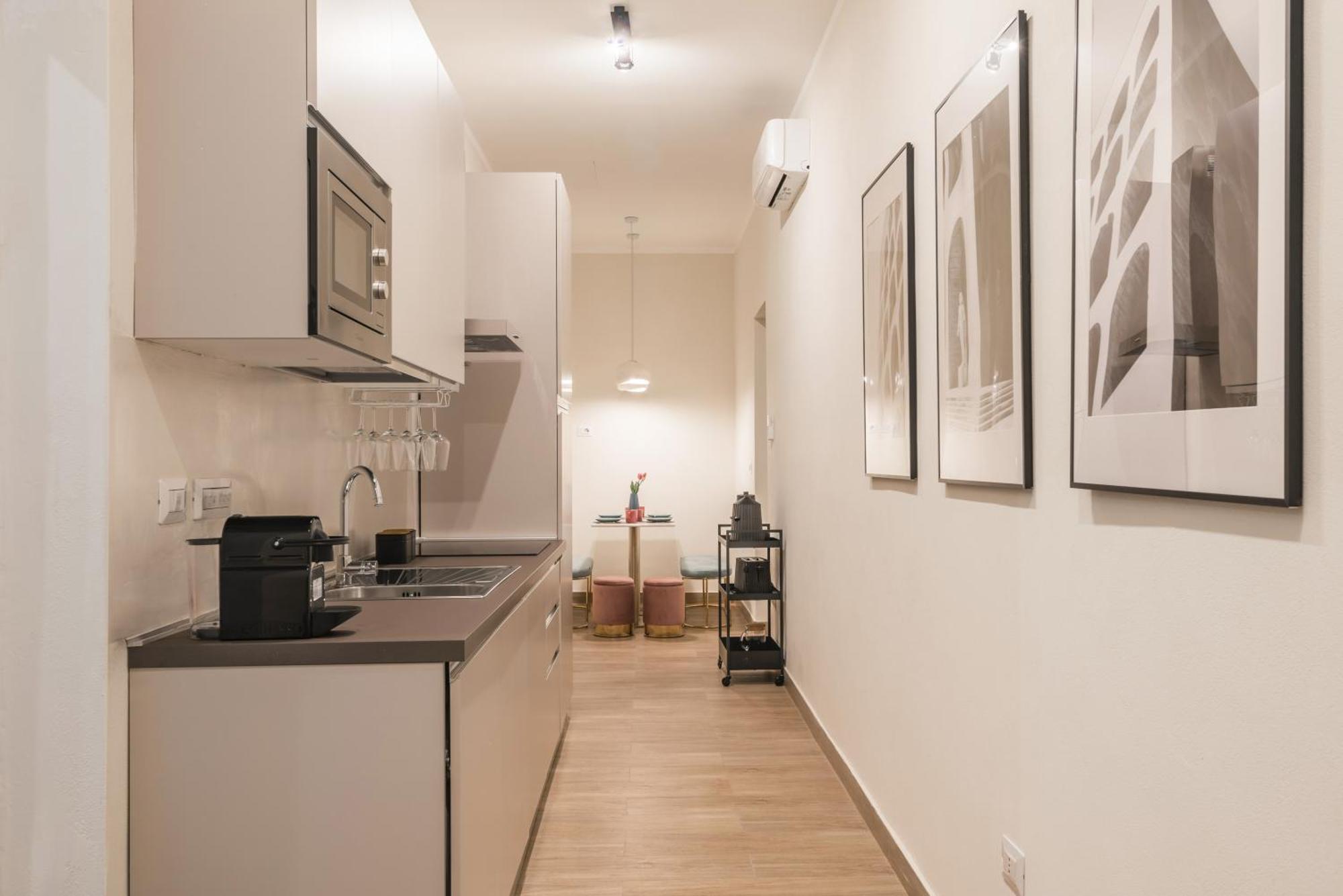 C3 Top Class Apartment, 2 Camere Da Letto, 2 Bagni, Giardino Distante 15 Minuti A Piedi Da Fontana Di Trevi Roma Dış mekan fotoğraf